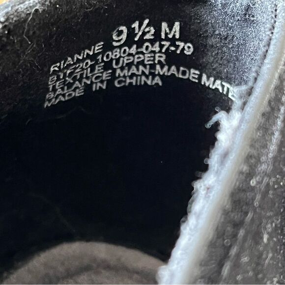 Baretraps Rianne Black Ankle Boots With Block Heel and Zip Closure Size 9.5 - Picture 5 of 12